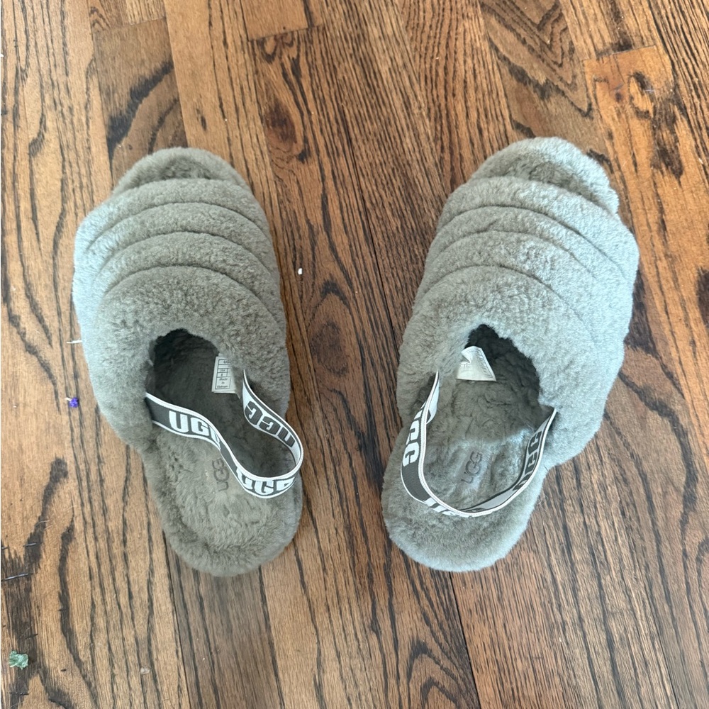 UGG women Cozy green Slippers size 8